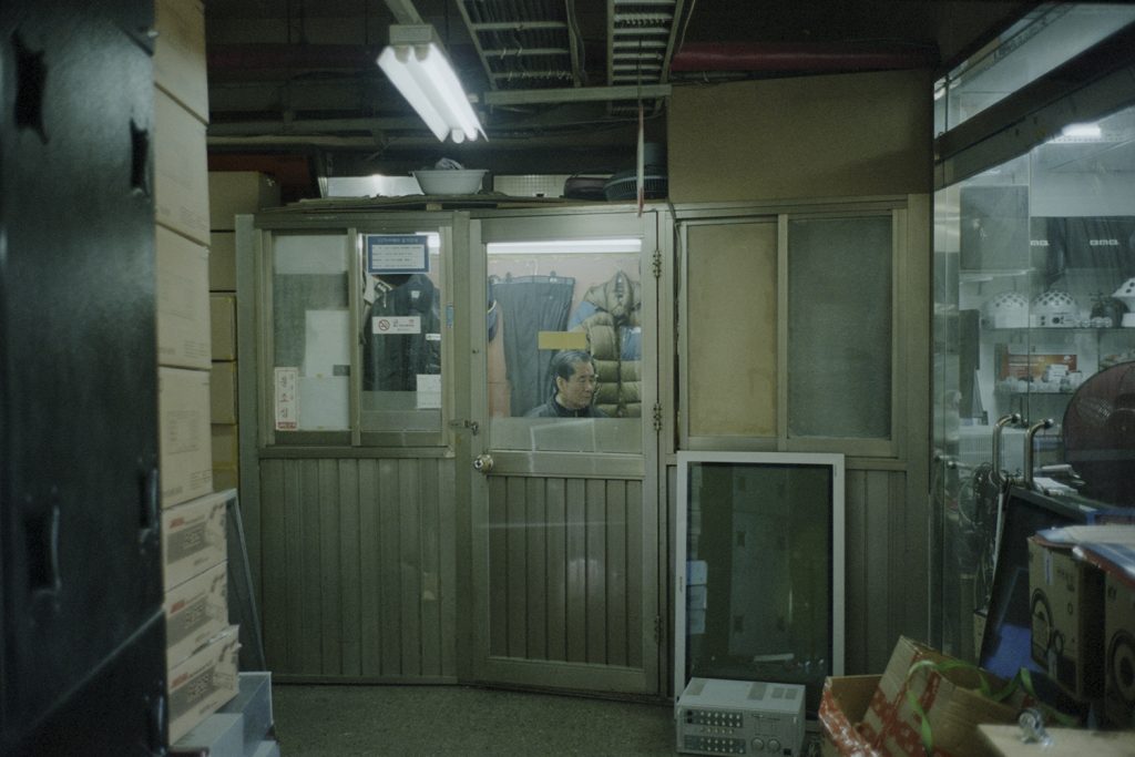 inframe in frame documentary photo photography photographic asia hk hong kong seignol revers kalel koven hans lucas hl