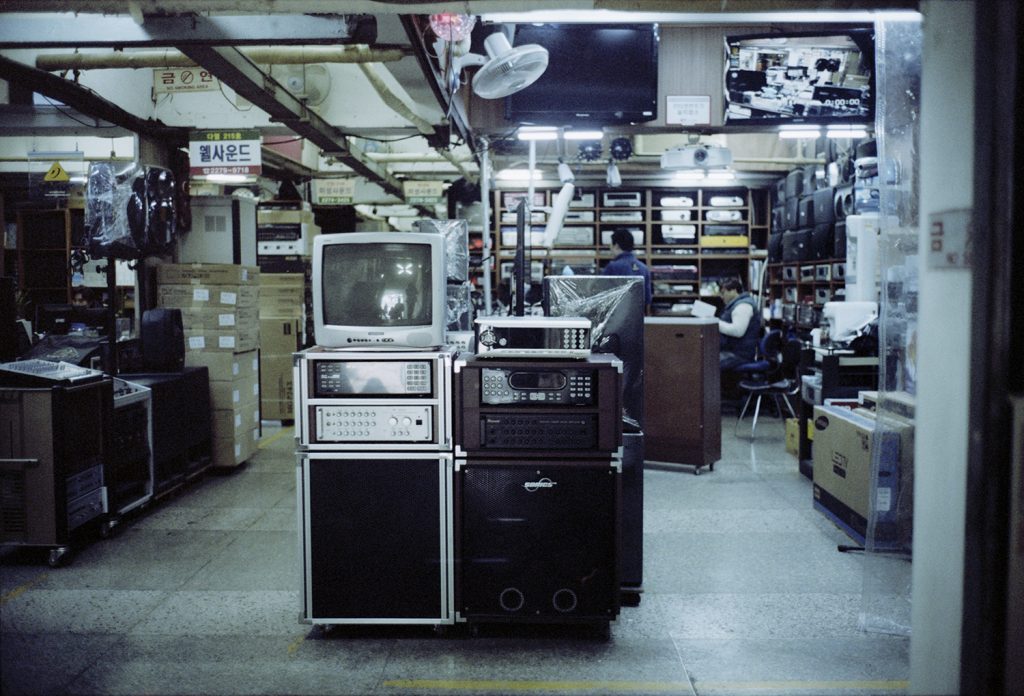 inframe in frame documentary photo photography photographic asia hk hong kong seignol revers kalel koven hans lucas hl