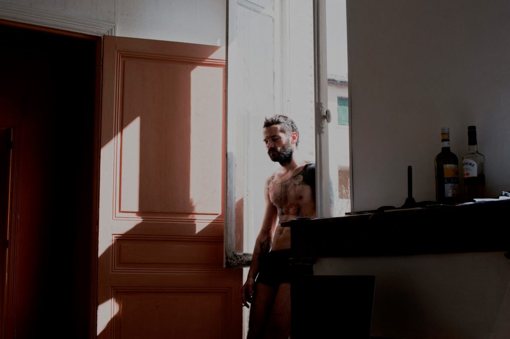 apache palace serie photo documentaire contemporary photographic analog nikon canon in frame inframe elise boularan interview nature element