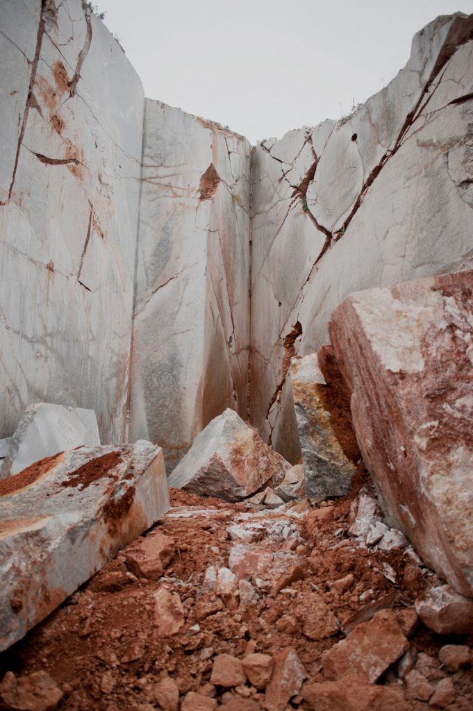 apache palace serie photo documentaire contemporary photographic analog nikon canon in frame inframe elise boularan interview nature element