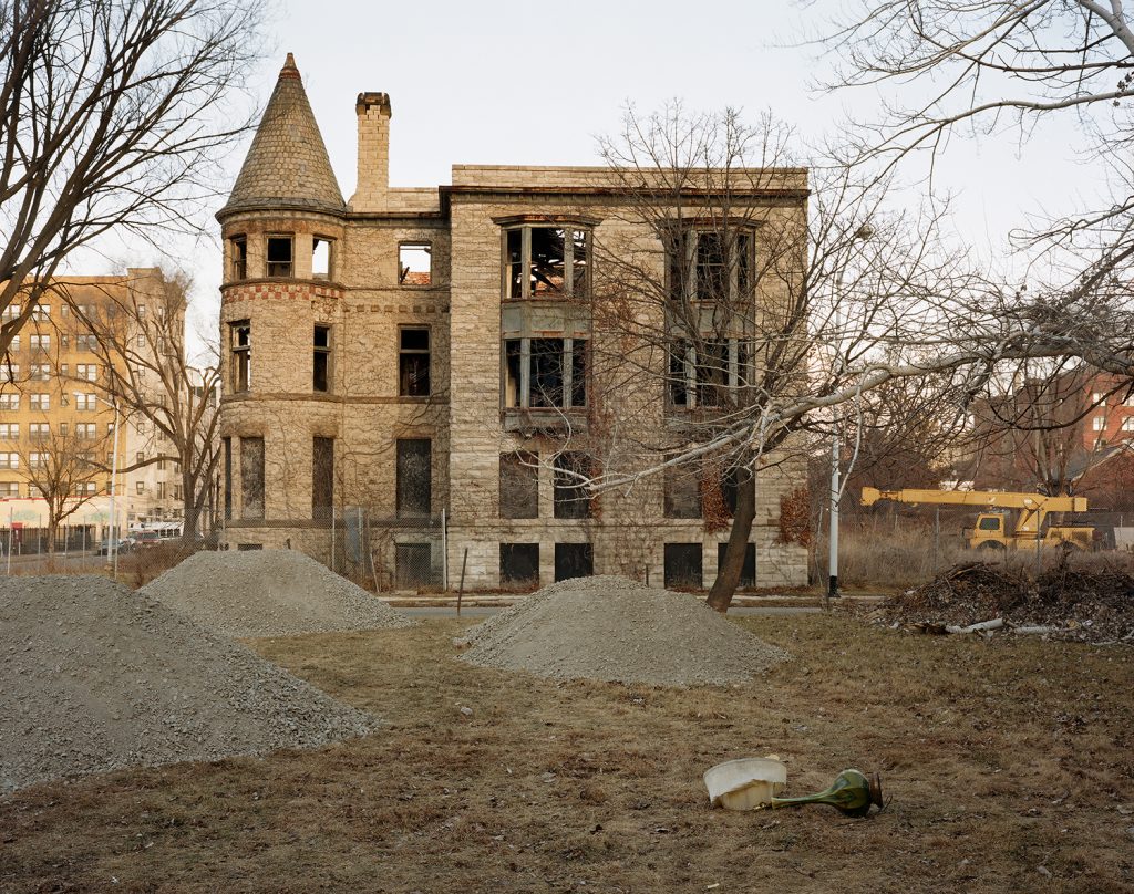 young blood photography documentary portraiture documentary portrait usa america michigan detroit flint in frame inframe dan farnum aint-bad book photobook