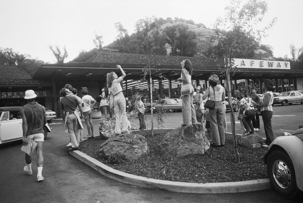 mimi plumb stanley barker photo book photography dcumentary in frame inframe interview california youth 70's culture kalel koven analog leica film camera black and white