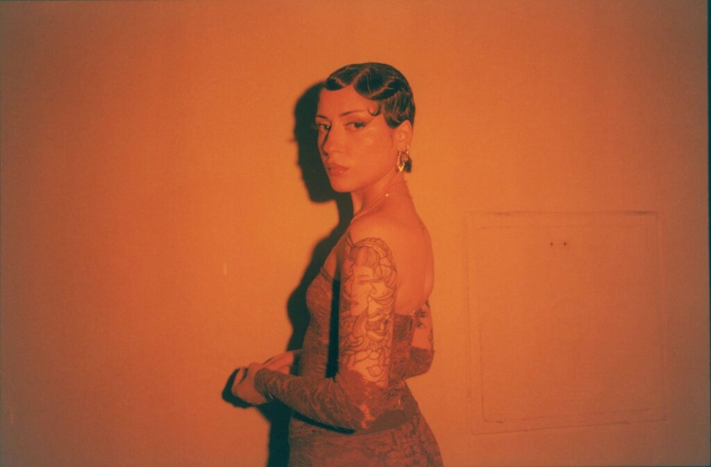 in frame interview elena zagari un mondo proprio italian italy italie italia napoli napolitan naples photography photographer woman youth women storytelling narrative empowerment kalel koven portrait daily life